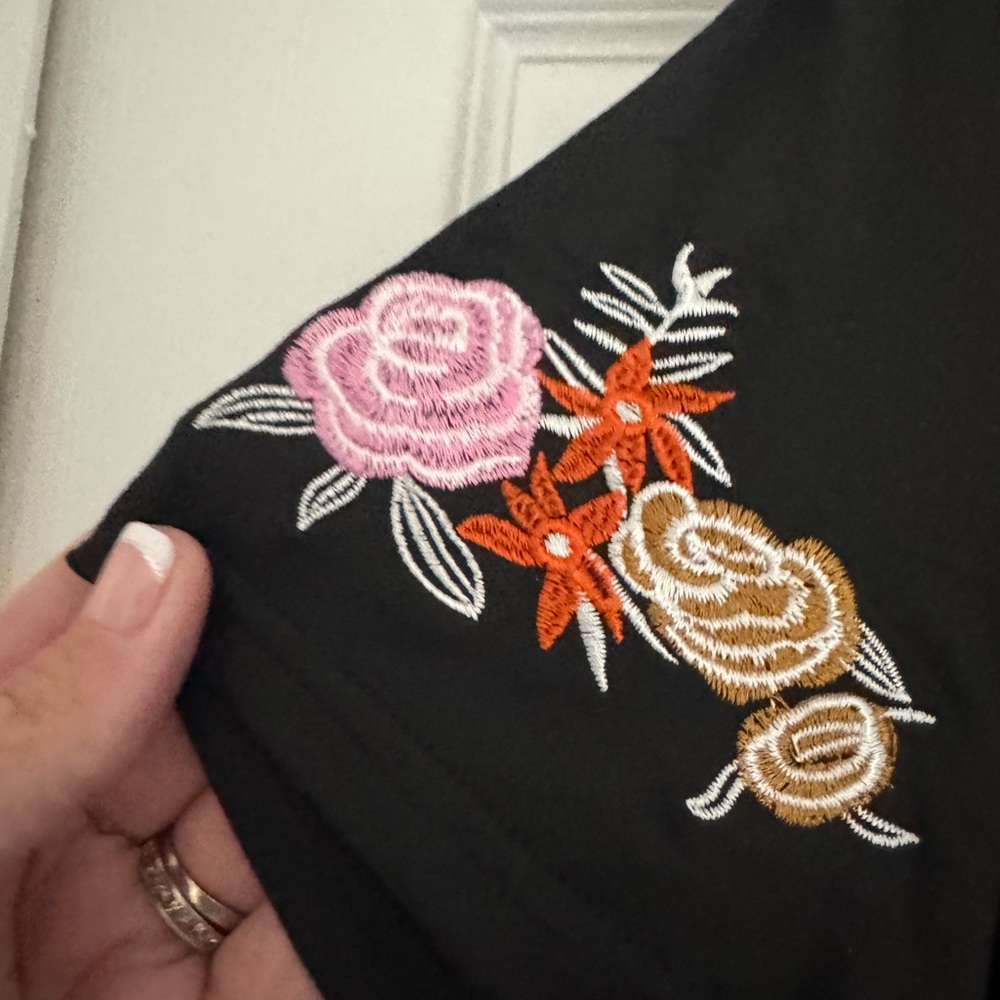 Floral Embroidered Black Tee - Picture 4 of 5